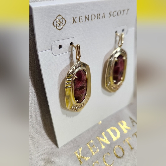 Kendra Scott Anna Maroon Jade Drop Earrings NWT - Picture 11 of 11
